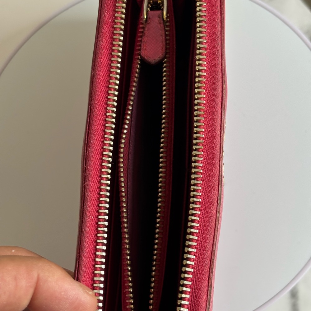 Prada Pink Leather Wallet Sleek Design - Picture 13 of 15